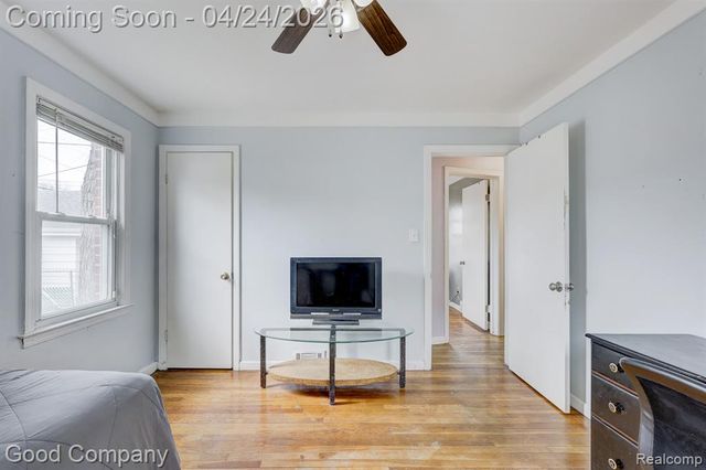 20420 Roscommon Street, Harper Woods, MI 48225