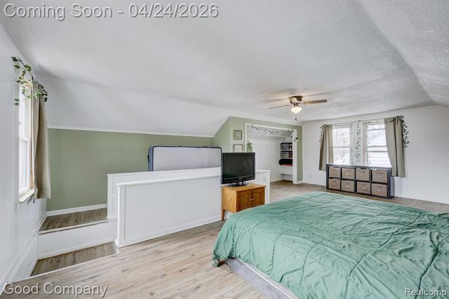 20420 Roscommon Street, Harper Woods, MI 48225