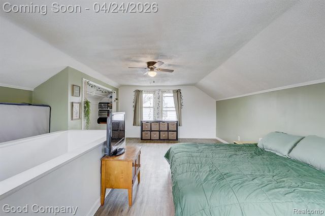 20420 Roscommon Street, Harper Woods, MI 48225
