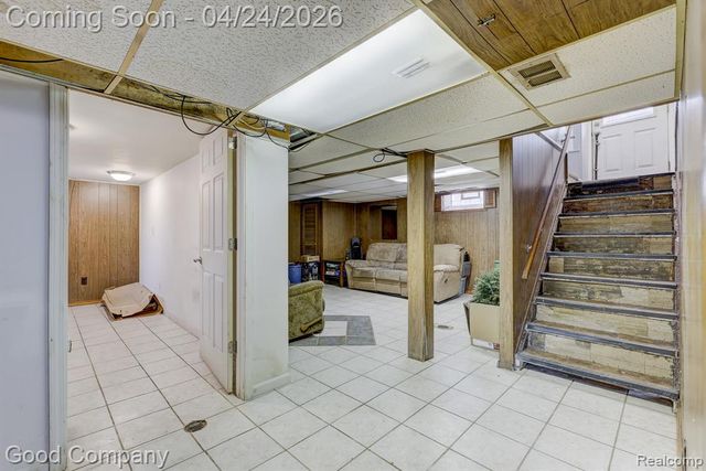 20420 Roscommon Street, Harper Woods, MI 48225