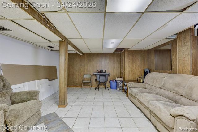 20420 Roscommon Street, Harper Woods, MI 48225