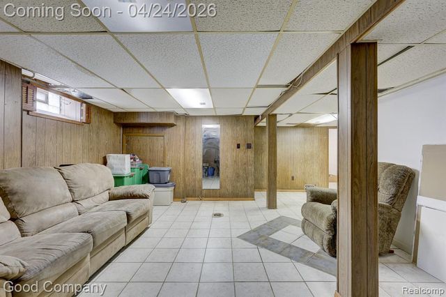 20420 Roscommon Street, Harper Woods, MI 48225