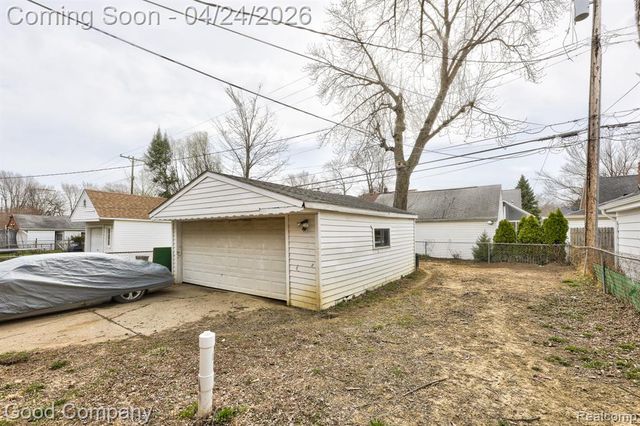 20420 Roscommon Street, Harper Woods, MI 48225