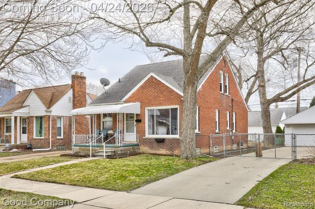 20420 Roscommon Street, Harper Woods, MI 48225