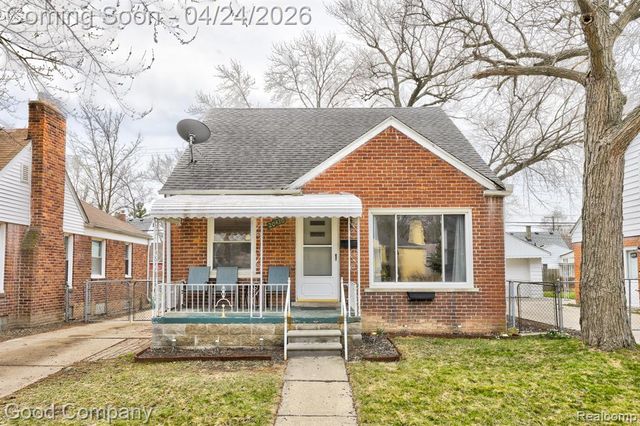 20420 Roscommon Street, Harper Woods, MI 48225