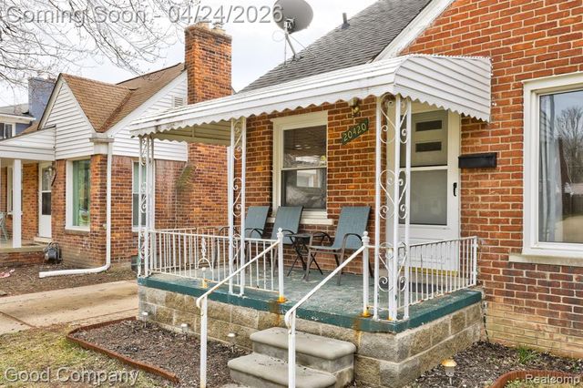 20420 Roscommon Street, Harper Woods, MI 48225