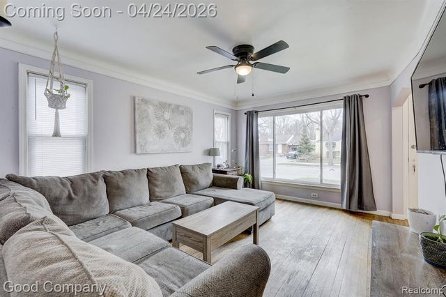 20420 Roscommon Street, Harper Woods, MI 48225