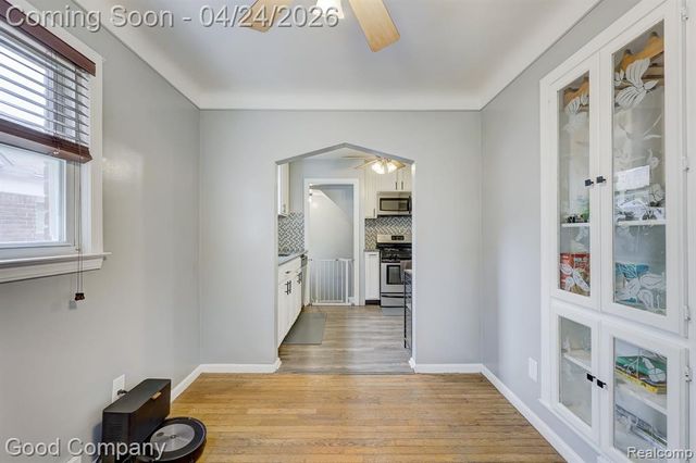 20420 Roscommon Street, Harper Woods, MI 48225
