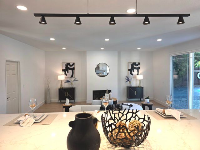 36 Barcelona Ct, Danville, CA 94526