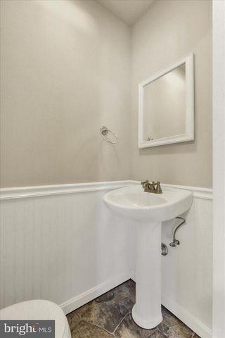 34 SURREY DR, Chambersburg, PA 17202