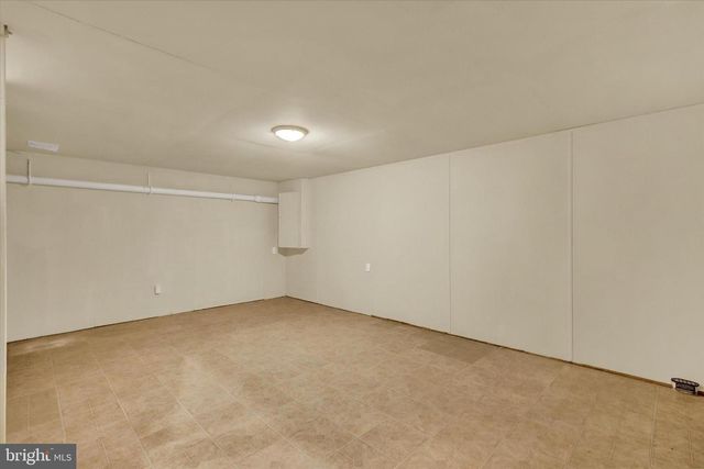 34 SURREY DR, Chambersburg, PA 17202