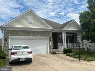17 HAYRIDE LN #204, Taneytown, MD 21787