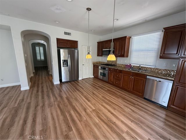 18 League, Irvine, CA 92602