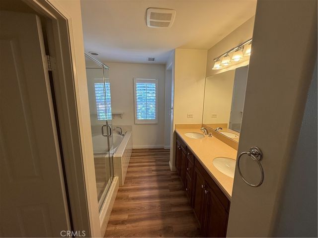 18 League, Irvine, CA 92602