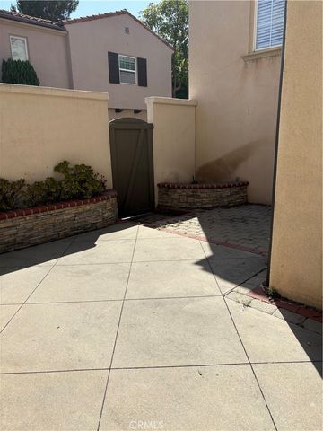 18 League, Irvine, CA 92602