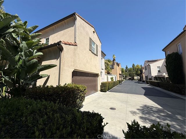 18 League, Irvine, CA 92602