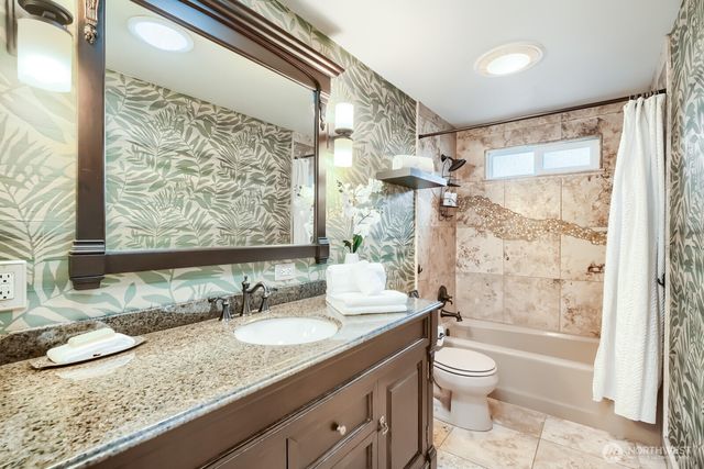 18529 SE 244th Place, Covington, WA 98042