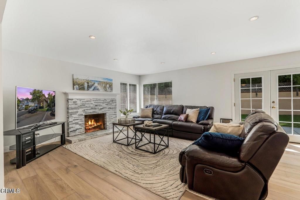 Image 12 of property listing at 263 Fox Hills Drive, Thousand Oaks, CA 91361