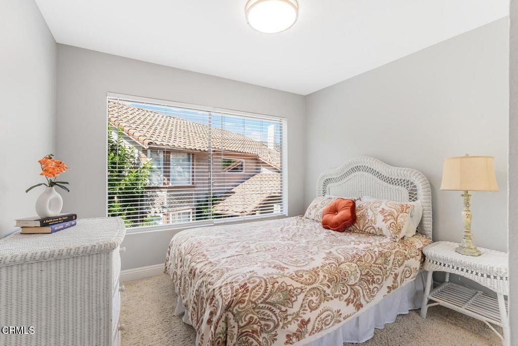 Image 17 of property listing at 263 Fox Hills Drive, Thousand Oaks, CA 91361