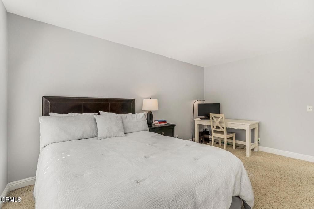 Image 19 of property listing at 263 Fox Hills Drive, Thousand Oaks, CA 91361