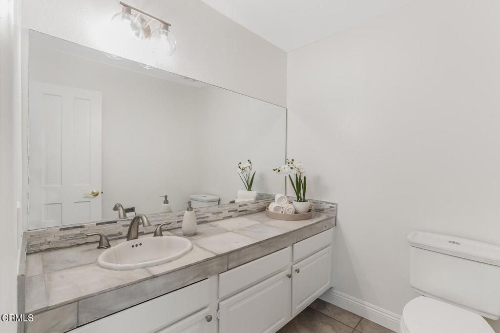 Image 21 of property listing at 263 Fox Hills Drive, Thousand Oaks, CA 91361
