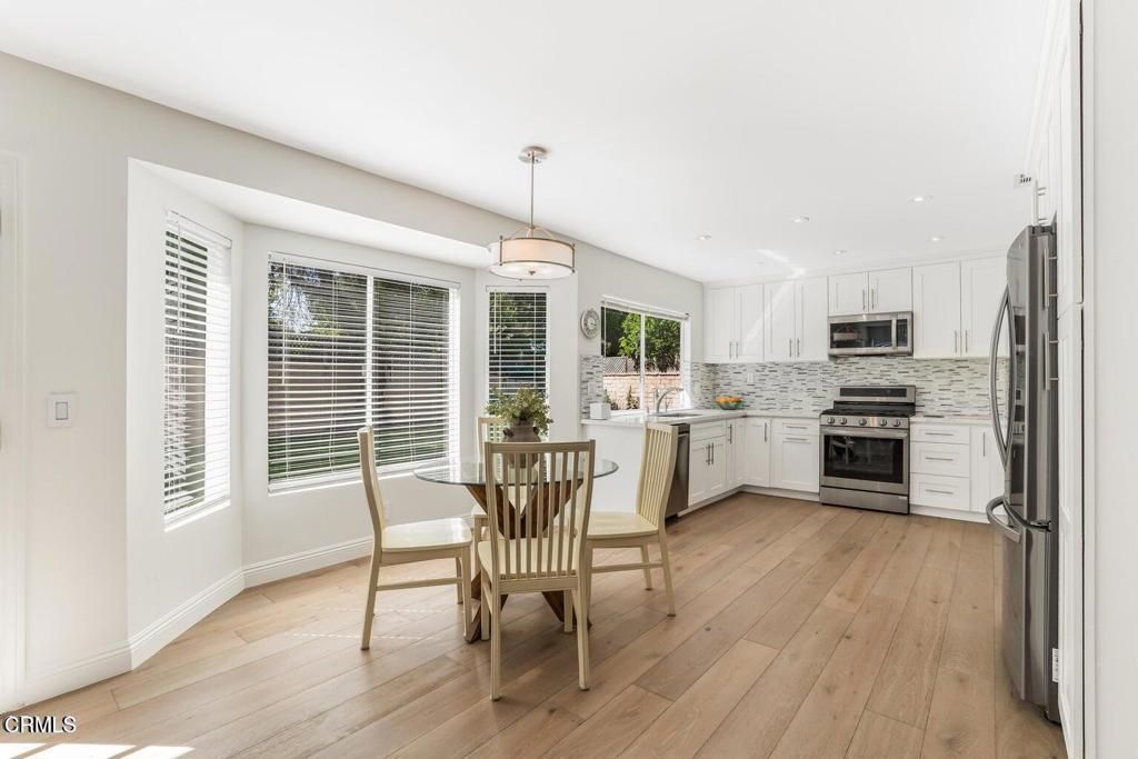 Image 6 of property listing at 263 Fox Hills Drive, Thousand Oaks, CA 91361