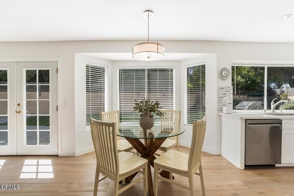 Image 7 of property listing at 263 Fox Hills Drive, Thousand Oaks, CA 91361