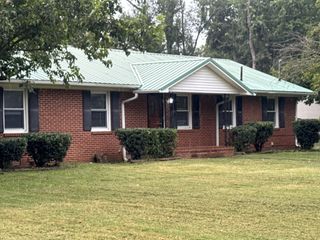 5131 Colonial Cir, Murfreesboro, TN 37129