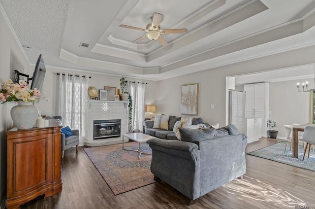 18254 Autumn Run Dr, Prairieville, LA 70769