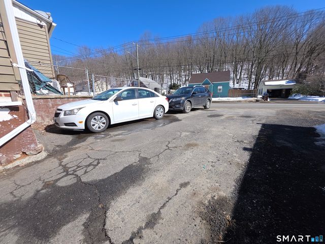 891 Pearl Lake Road, Waterbury, CT 06706