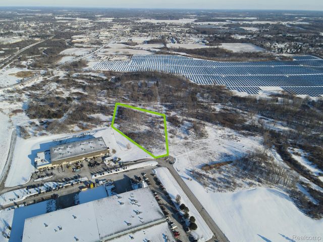 3100 JOHN CONLEY Drive S, Lapeer, MI 48446