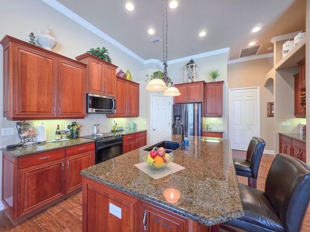 19 N PARK CIRCLE, Palm Coast, FL 32137