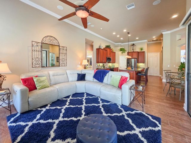 19 N PARK CIRCLE, Palm Coast, FL 32137