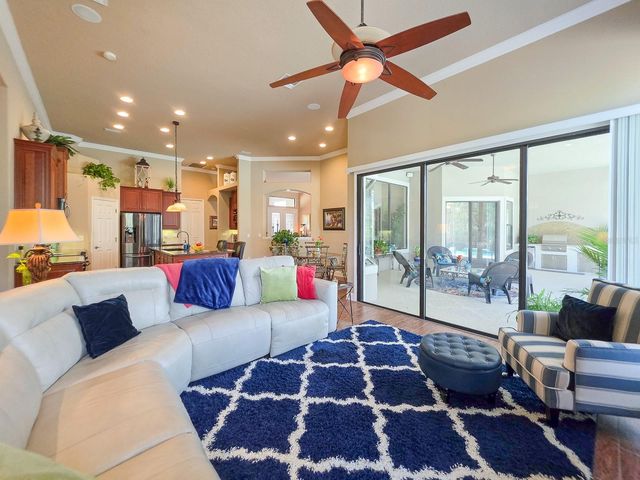 19 N PARK CIRCLE, Palm Coast, FL 32137