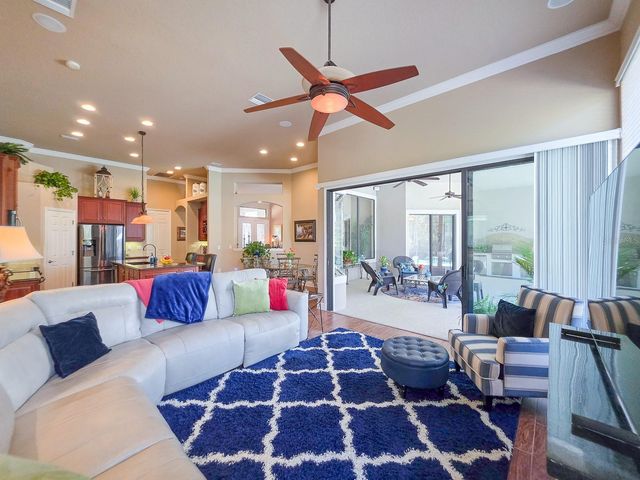 19 N PARK CIRCLE, Palm Coast, FL 32137