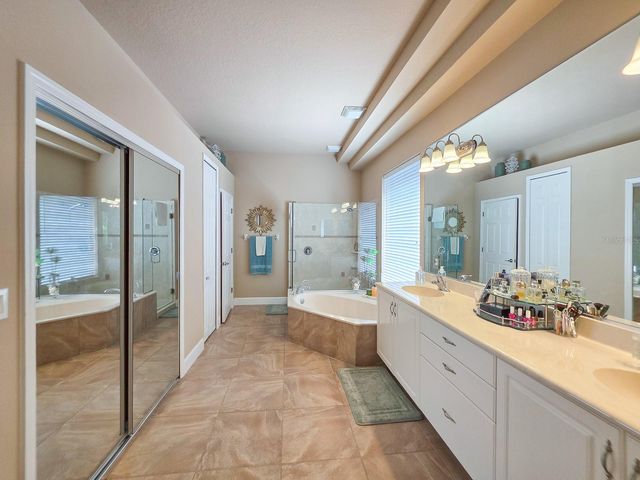 19 N PARK CIRCLE, Palm Coast, FL 32137