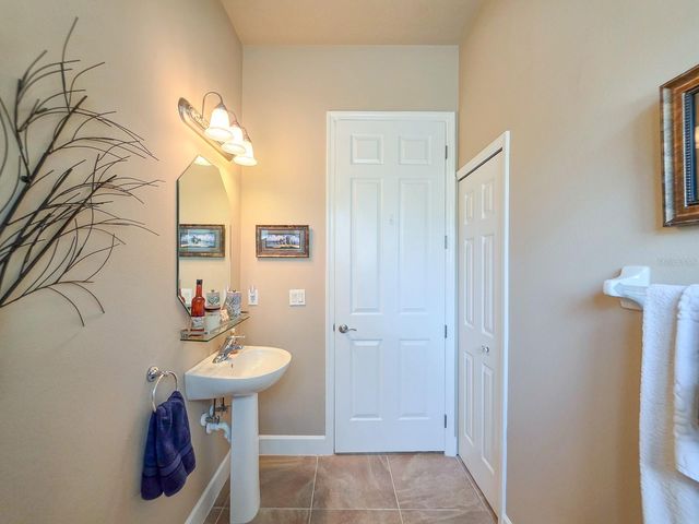 19 N PARK CIRCLE, Palm Coast, FL 32137