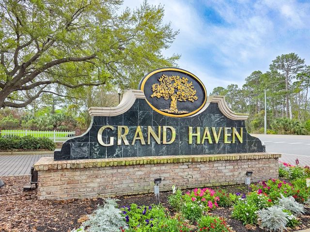 19 N PARK CIRCLE, Palm Coast, FL 32137