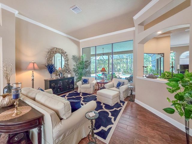 19 N PARK CIRCLE, Palm Coast, FL 32137