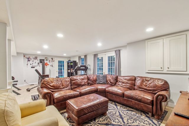 40 Pleasant Drive, Southbury, CT 06488
