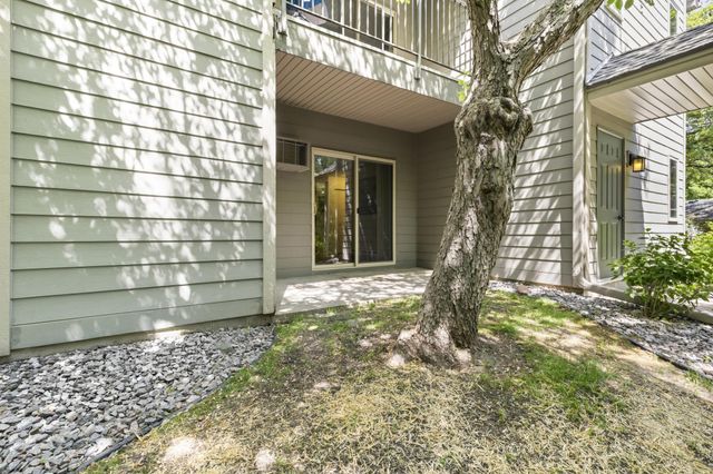 2160 Ridge Drive 11, Saint Louis Park, MN 55416