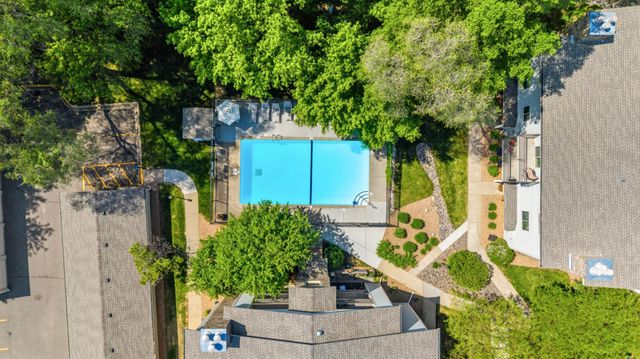 2160 Ridge Drive 11, Saint Louis Park, MN 55416