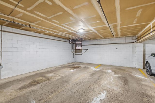 2160 Ridge Drive 11, Saint Louis Park, MN 55416