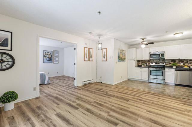 2160 Ridge Drive 11, Saint Louis Park, MN 55416