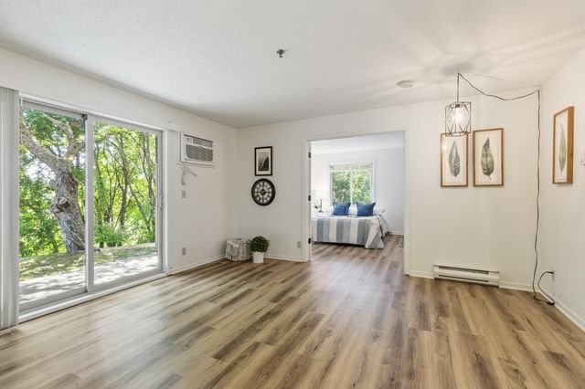 2160 Ridge Drive 11, Saint Louis Park, MN 55416