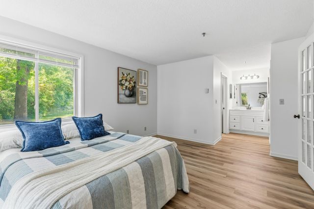 2160 Ridge Drive 11, Saint Louis Park, MN 55416