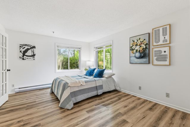 2160 Ridge Drive 11, Saint Louis Park, MN 55416