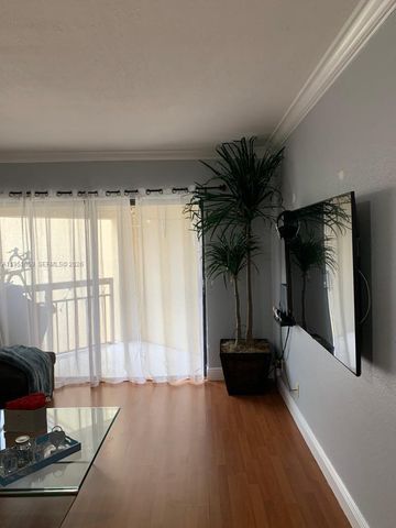 8290 Lake Dr 502, Doral, FL 33166