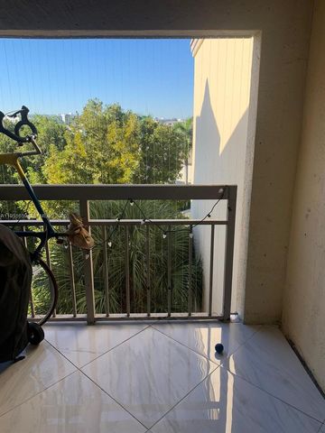 8290 Lake Dr 502, Doral, FL 33166