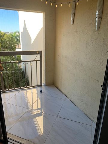 8290 Lake Dr 502, Doral, FL 33166